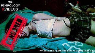 18-ти летняя давалка трахается с ухажёром в номере раком